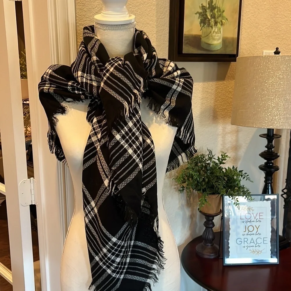 Amanda Smith Black and White Plaid Scarf. 48” x 48”